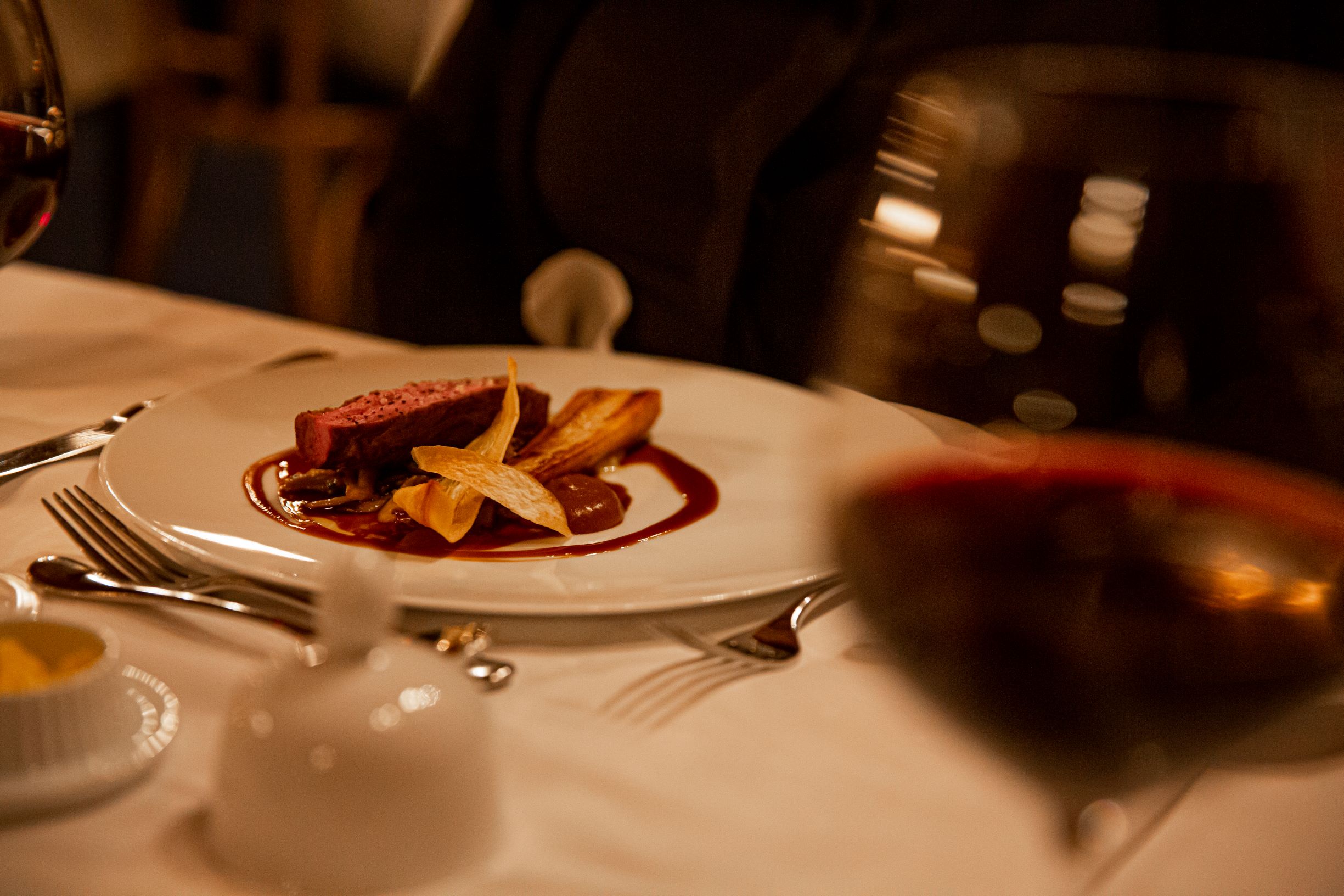 Servering restaurant Bandak