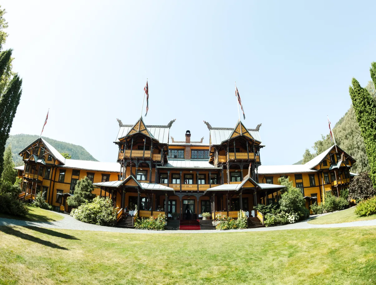 Dalen spring summer exterior