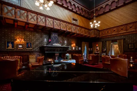 Peisestuen pianomusikk Peisestuen pianomusikk